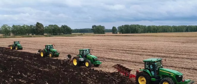 前进在希望的田野上——2018正大体育官方网站轮胎农业子午线轮胎田间演示会圆满举办